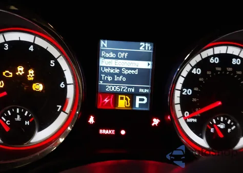 2011 Dodge Durango Express z USA, uszkodzony, nr VIN 1D4RE2GG2BC654073